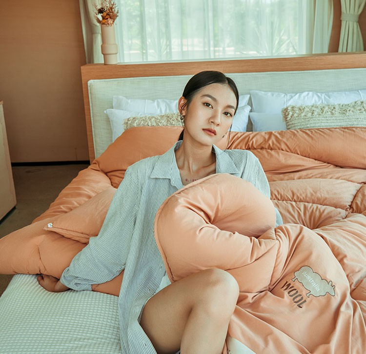 睡美容觉，怎能少了抗菌防螨又温暖助眠的尊龙凯时人生就是博澳洲羊毛被。